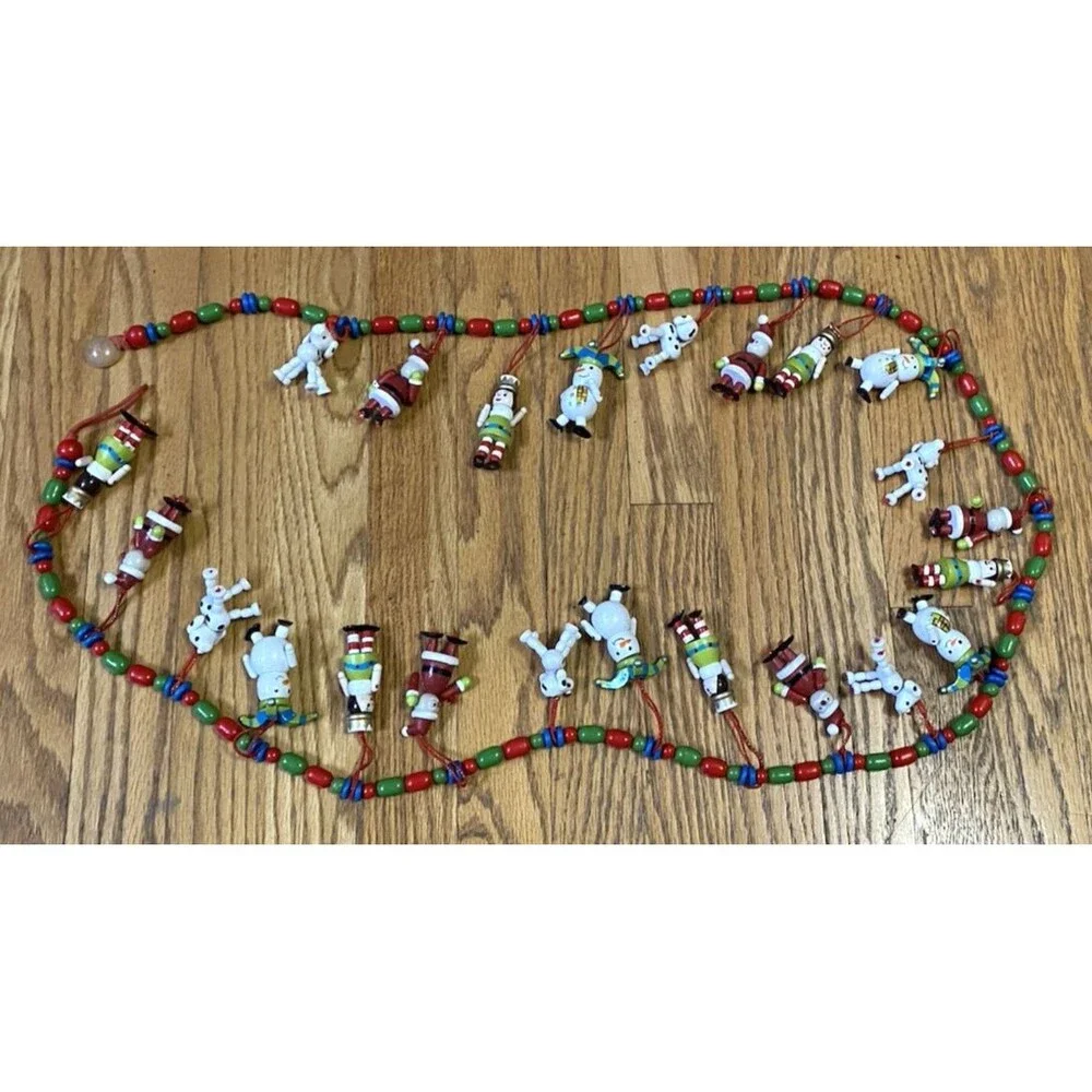Vintage Christmas Wood Wooden Beaded Santa Toy Chest Dangling Garland String 6ft